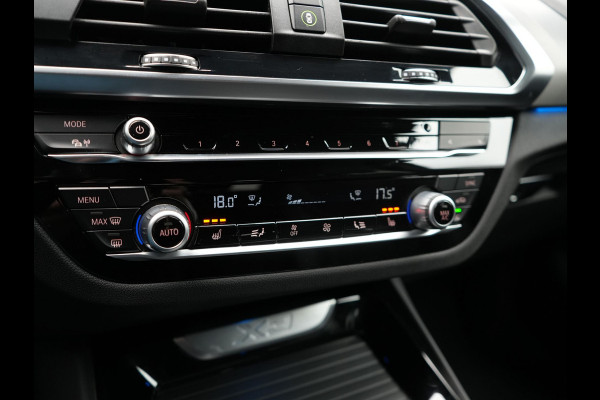 BMW X3 xDrive30e M Sport Plug In Hybrid 293pk Dealer O.H. PHEV | Trekhaak Af Fabriek | Camera | Adaptief Onderstel | Lederen Sportstoelen Verwarmd | Adaptive LED | Hifi Audio | Sfeerverlichting | 20"L.M | Virtual | Navigatie | DAB | Cruise Control |
