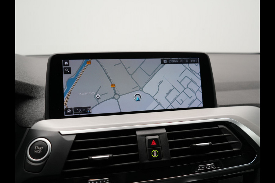 BMW X3 xDrive30e M Sport Plug In Hybrid 293pk Dealer O.H. PHEV | Trekhaak Af Fabriek | Camera | Adaptief Onderstel | Lederen Sportstoelen Verwarmd | Adaptive LED | Hifi Audio | Sfeerverlichting | 20"L.M | Virtual | Navigatie | DAB | Cruise Control |