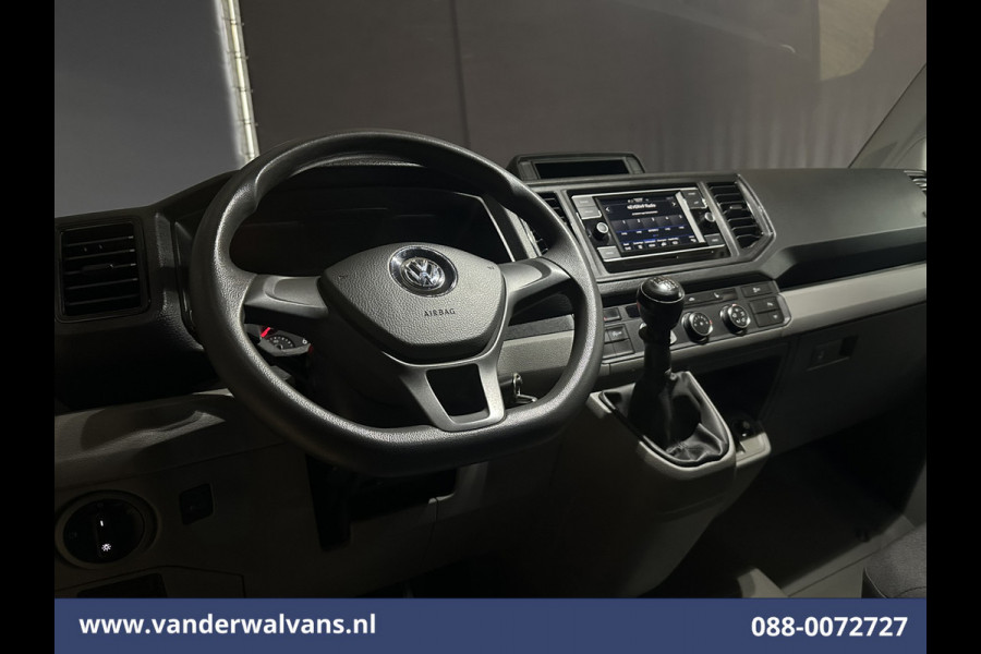 Volkswagen Crafter 2.0 TDI 141pk L3H3 L2H2 Euro6 Airco | Camera | Apple Carplay | Stoelverwarming Android Auto, Parkeersensoren, Bijrijdersbank, 3000kg trekvermogen