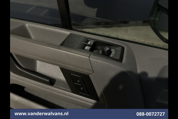 Volkswagen Crafter 2.0 TDI 141pk L3H3 L2H2 Euro6 Airco | Camera | Apple Carplay | Stoelverwarming Android Auto, Parkeersensoren, Bijrijdersbank, 3000kg trekvermogen