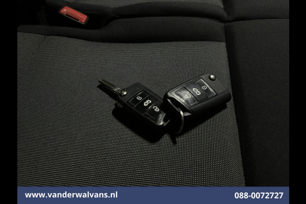 Volkswagen Crafter 2.0 TDI 141pk L3H3 L2H2 Euro6 Airco | Camera | Apple Carplay | Stoelverwarming Android Auto, Parkeersensoren, Bijrijdersbank, 3000kg trekvermogen