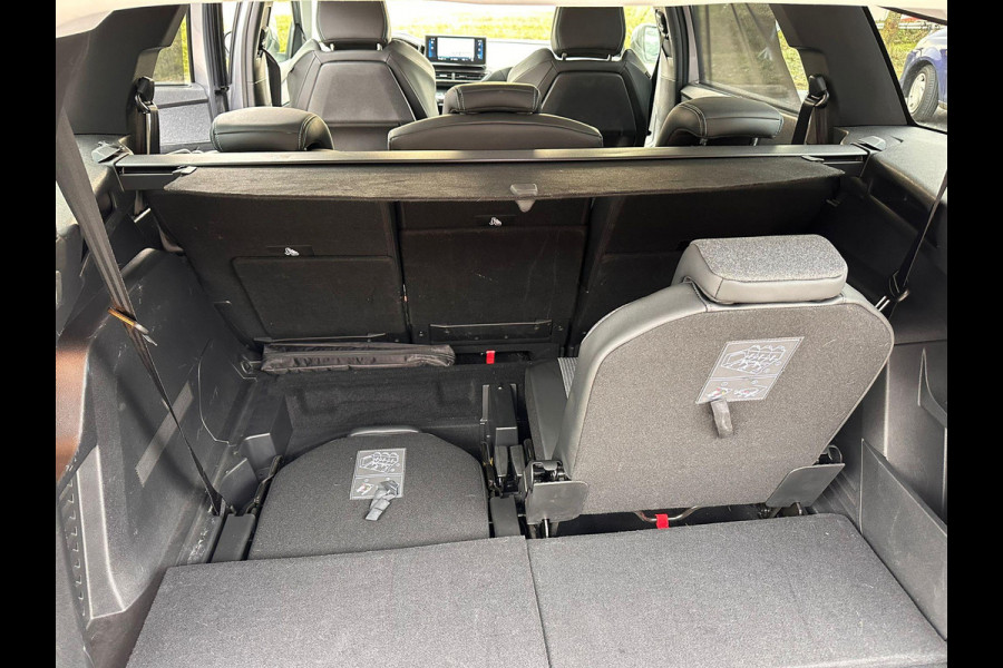 Peugeot 5008 1.2 Blue Lease Allure 7 persoons |  Climate Control V+A | Navi | Cruise Control |