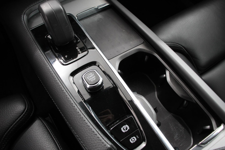 Volvo XC90 2.0 T8 Recharge AWD Inscription Expression |  Navigatie | Apple Carplay/Android Auto | Parkeersensoren  | Stoel- en stuurverwarming | Adaptive Cruise Control | Virtual Cockpit | Elektrisch inklapbare trekhaak | Elektrisch verstelbare bestuurderstoel met geheugen | Inductieladen voor smartphone