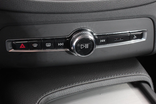 Volvo XC90 2.0 T8 Recharge AWD Inscription Expression |  Navigatie | Apple Carplay/Android Auto | Parkeersensoren  | Stoel- en stuurverwarming | Adaptive Cruise Control | Virtual Cockpit | Elektrisch inklapbare trekhaak | Elektrisch verstelbare bestuurderstoel met geheugen | Inductieladen voor smartphone