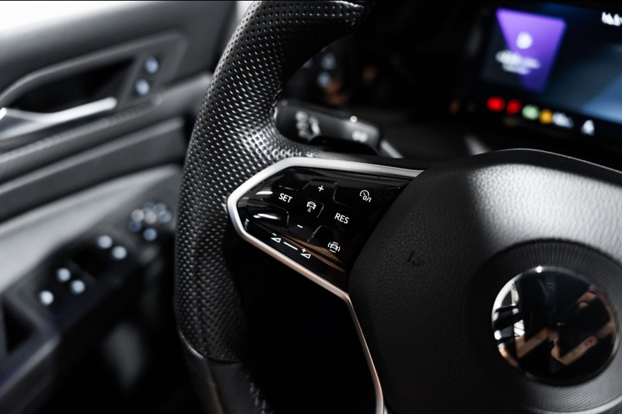 Volkswagen Golf 1.5 eTSI R-Line 2020 DSG IQ PANO CAMERA VIRTUAL