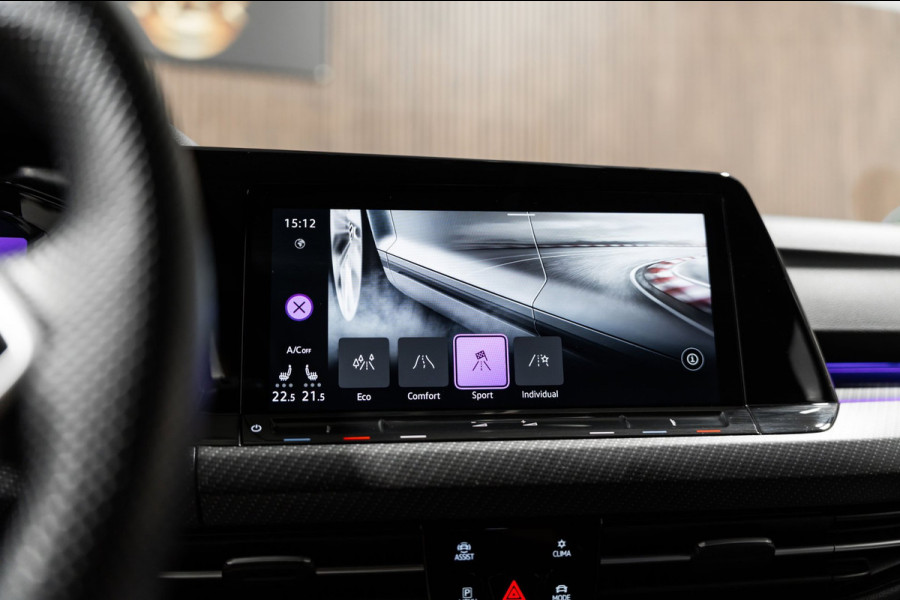 Volkswagen Golf 1.5 eTSI R-Line 2020 DSG IQ PANO CAMERA VIRTUAL