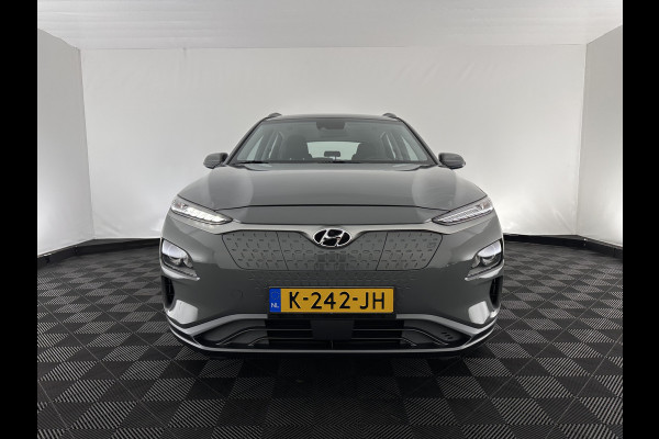 Hyundai Kona EV Comfort 39 kWh [ 3-Fase-11kW] (INCL-BTW) *DIGI-COCKPIT | ADAPTIVE-CRUISE | CARPLAY | DAB | LANE-ASSIST | KEYLESS | COMFORT-SEATS | CCS-FASTLOADER | SHIFTPADDLES | 17"ALU*