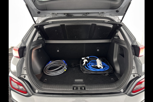 Hyundai Kona EV Comfort 39 kWh [ 3-Fase-11kW] (INCL-BTW) *DIGI-COCKPIT | ADAPTIVE-CRUISE | CARPLAY | DAB | LANE-ASSIST | KEYLESS | COMFORT-SEATS | CCS-FASTLOADER | SHIFTPADDLES | 17"ALU*