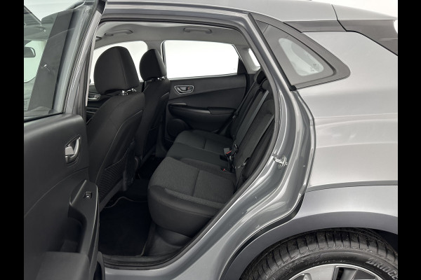Hyundai Kona EV Comfort 39 kWh [ 3-Fase-11kW] (INCL-BTW) *DIGI-COCKPIT | ADAPTIVE-CRUISE | CARPLAY | DAB | LANE-ASSIST | KEYLESS | COMFORT-SEATS | CCS-FASTLOADER | SHIFTPADDLES | 17"ALU*
