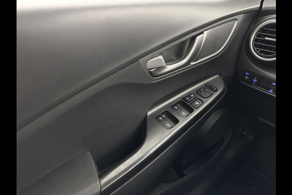 Hyundai Kona EV Comfort 39 kWh [ 3-Fase-11kW] (INCL-BTW) *DIGI-COCKPIT | ADAPTIVE-CRUISE | CARPLAY | DAB | LANE-ASSIST | KEYLESS | COMFORT-SEATS | CCS-FASTLOADER | SHIFTPADDLES | 17"ALU*
