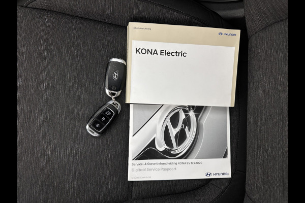 Hyundai Kona EV Comfort 39 kWh [ 3-Fase-11kW] (INCL-BTW) *DIGI-COCKPIT | ADAPTIVE-CRUISE | CARPLAY | DAB | LANE-ASSIST | KEYLESS | COMFORT-SEATS | CCS-FASTLOADER | SHIFTPADDLES | 17"ALU*