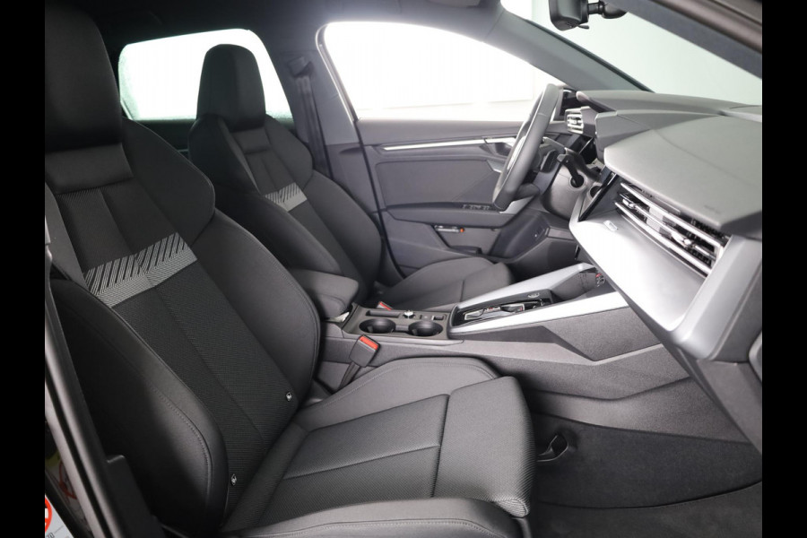 Audi A3 Sportback 40 TFSI e Pro Line 204pk | Parkeercamera | Stoelverwarming | Adaptieve cruise controle | Sportstoelen