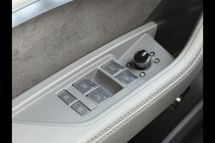 Audi e-tron 55 quattro 2x S-line 95 kWh | SOH 88% | Panoramadak | Leder | Carplay