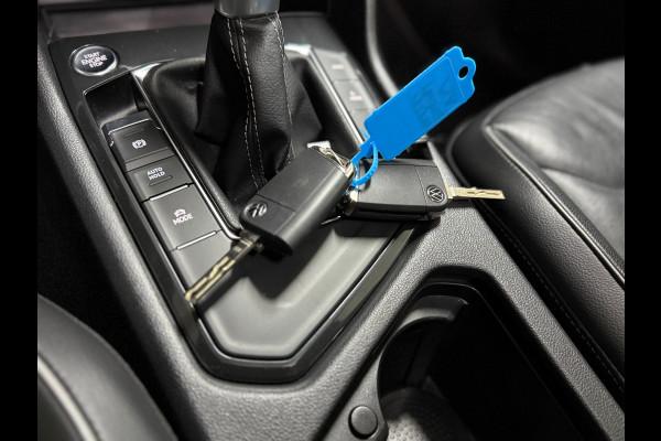 Volkswagen Tiguan 1.4 TSI eHybrid R-Line Business+ | VOL! | Black Style | Pano | Massage | IQ Martix LED | Leder | Discover Pro |