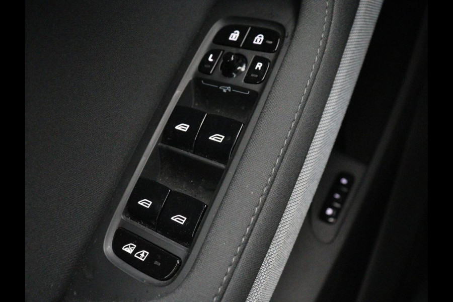 Polestar 2 Standard Range Single Motor 69 kWh | SOH 95% | Stoelverwarming | 360 Camera | Adaptive cruise | Carplay | Full LED