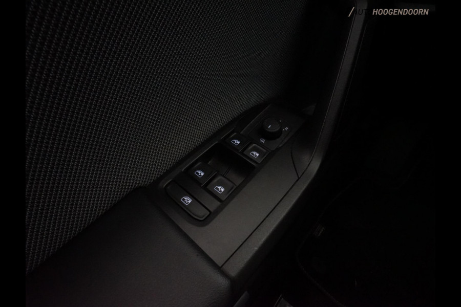 Seat Leon Sportstourer 1.0 TSI Style Business Intense Sport (CARPLAY,DIGITAL DISPLAY,KEYLESS,ADAPTIVE CRUISE,PARKEERSENSOR,CAMERA)