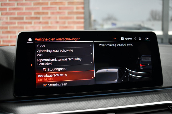 BMW 5 Serie 530e M-Sport Pano Trekh ACC HUD 360 Laser El-Klep