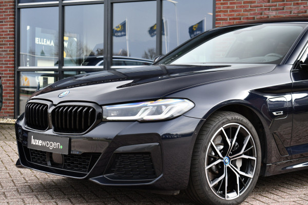 BMW 5 Serie 530e M-Sport Pano Trekh ACC HUD 360 Laser El-Klep