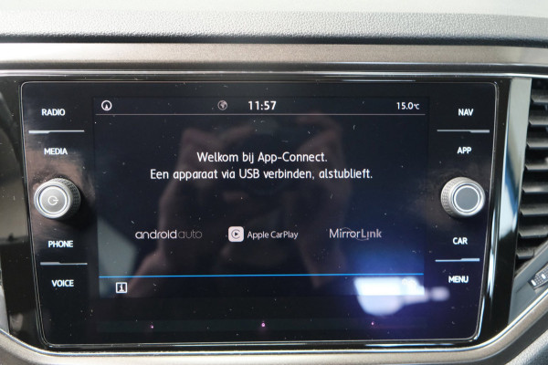 Volkswagen T-Roc 1.5 TSI Style Business Automaat - N.A.P. Airco, Carplay, Navi, PDc, Cruise.