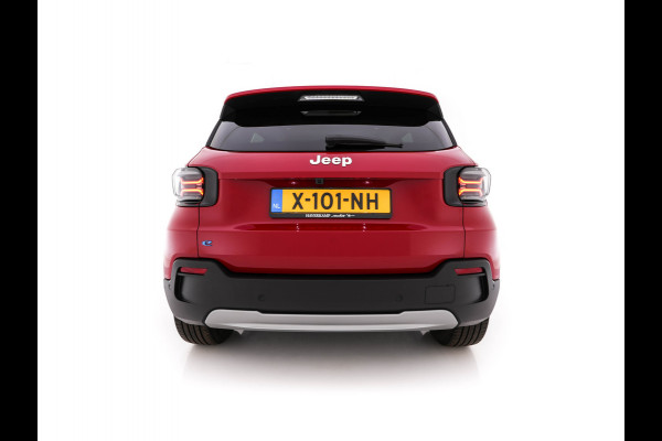 Jeep Avenger Summit 54 kWh [ 3-Fase ] {SOH-95%} (INCL-BTW) *HEATPUMP | LEATHER-MICROFIBRE | FULL-LED | ADAPTIVE-CRUISE | BLIND-SPOT | CAMERA | DIGI-COCKPIT | NAVI-FULLMAP | HEATED-COMFORTSEATS | ECC | AMBIENT-LIGHT | PDC | CARPLAY | CRUISE