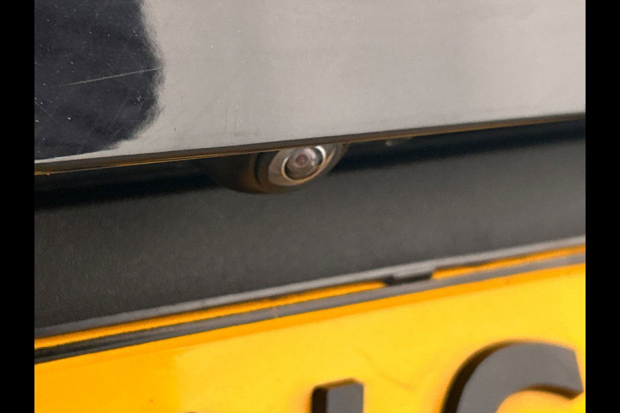 Volvo XC40 Recharge P8 AWD R-Design | SOH 93% | Origineel NL | Camera | Stuur + Stoelverwarming | Apple/Carplay