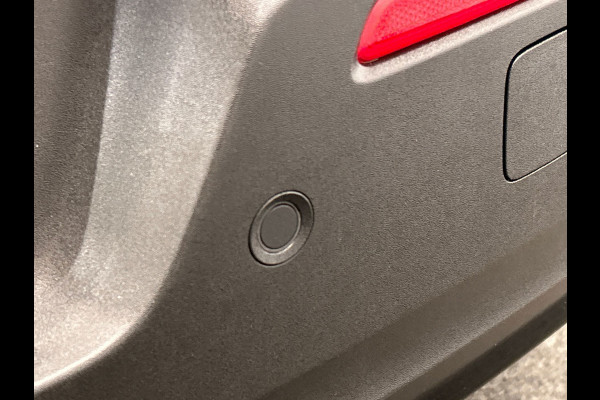 Volvo XC40 Recharge P8 AWD R-Design | SOH 93% | Origineel NL | Camera | Stuur + Stoelverwarming | Apple/Carplay