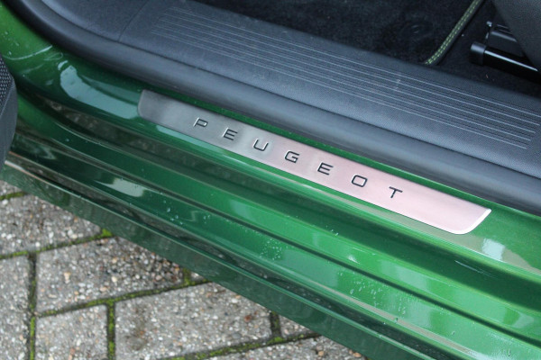 Peugeot 308 1.6 HYbrid 225PK AUTOMAAT GT PACK BUSINESS | PANO DAK | FOCAL AUDIO | FULL LED KOPLAMPEN | MASSAGE STOELEN | STOEL/STUUR VERW. | NAVIGATIE | CAMERA | ADAPTIVE CRUISE | DODEHOEK BEWAKING | DRAADLOZE TELEFOONLADER | KEYLESS ENTRY |