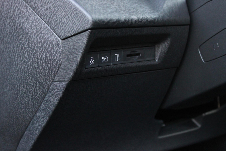 Peugeot 308 1.6 HYbrid 225PK AUTOMAAT GT PACK BUSINESS | PANO DAK | FOCAL AUDIO | FULL LED KOPLAMPEN | MASSAGE STOELEN | STOEL/STUUR VERW. | NAVIGATIE | CAMERA | ADAPTIVE CRUISE | DODEHOEK BEWAKING | DRAADLOZE TELEFOONLADER | KEYLESS ENTRY |
