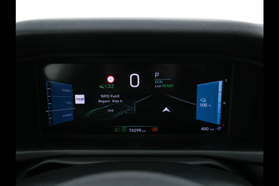 Jeep Avenger Summit 54 kWh [ 3-Fase ] {SOH-95%} (INCL-BTW) *HEATPUMP | LEATHER-MICROFIBRE | FULL-LED | ADAPTIVE-CRUISE | BLIND-SPOT | CAMERA | DIGI-COCKPIT | NAVI-FULLMAP | HEATED-COMFORTSEATS | ECC | AMBIENT-LIGHT | PDC | CARPLAY | CRUISE