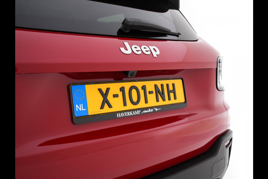 Jeep Avenger Summit 54 kWh [ 3-Fase ] {SOH-95%} (INCL-BTW) *HEATPUMP | LEATHER-MICROFIBRE | FULL-LED | ADAPTIVE-CRUISE | BLIND-SPOT | CAMERA | DIGI-COCKPIT | NAVI-FULLMAP | HEATED-COMFORTSEATS | ECC | AMBIENT-LIGHT | PDC | CARPLAY | CRUISE