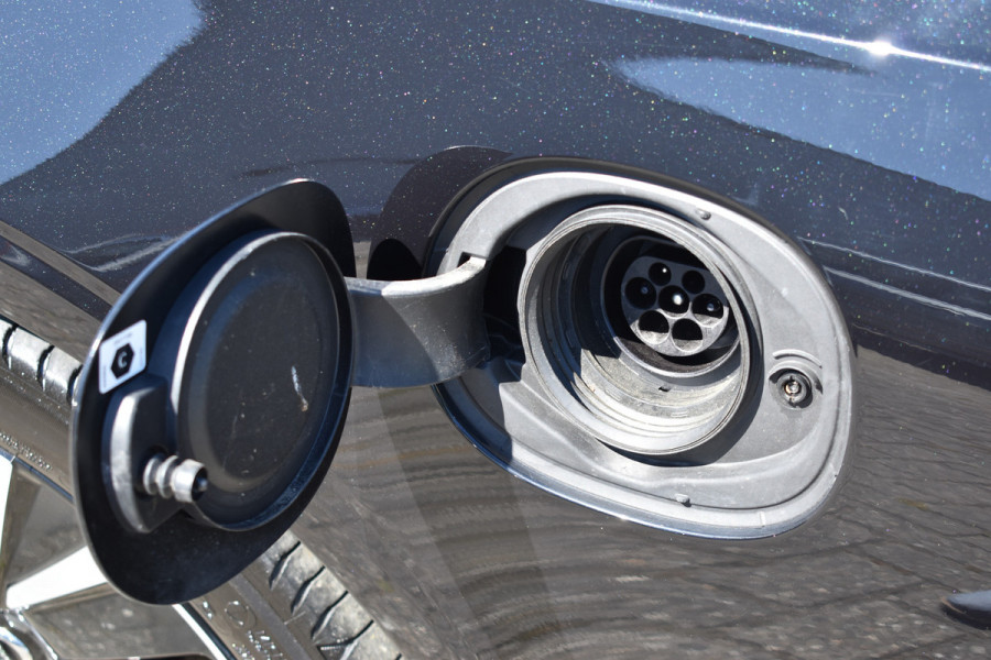 Volvo V90 T8 390PK AWD Inscription Exclusive | Trekhaak | Luchtvering | H&K | ACC | Panodak