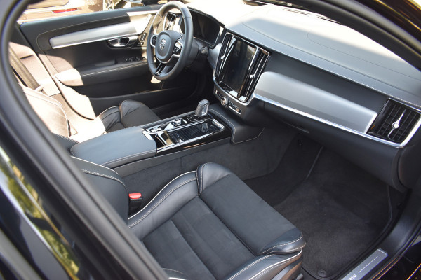Volvo V90 T8 390PK AWD Inscription Exclusive | Trekhaak | Luchtvering | H&K | ACC | Panodak