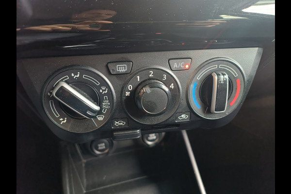 Suzuki Swift 1.2 Select Smart Hybrid uit 2023 Rijklaar + 12 maanden Bovag-garantie Henk Jongen Auto's in Helmond,  al 50 jaar service zoals 't hoort!