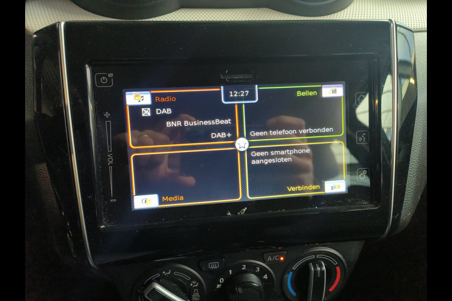 Suzuki Swift 1.2 Select Smart Hybrid uit 2023 Rijklaar + 12 maanden Bovag-garantie Henk Jongen Auto's in Helmond,  al 50 jaar service zoals 't hoort!