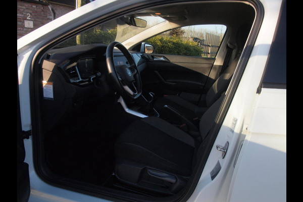 Volkswagen Polo 1.0 TSI Life Business | Apple Carplay | Stoelverwarming | Parkeersensoren | Privacy Glas | NL-Auto |