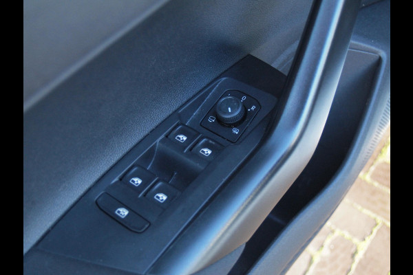 Volkswagen Polo 1.0 TSI Life Business | Apple Carplay | Stoelverwarming | Parkeersensoren | Privacy Glas | NL-Auto |