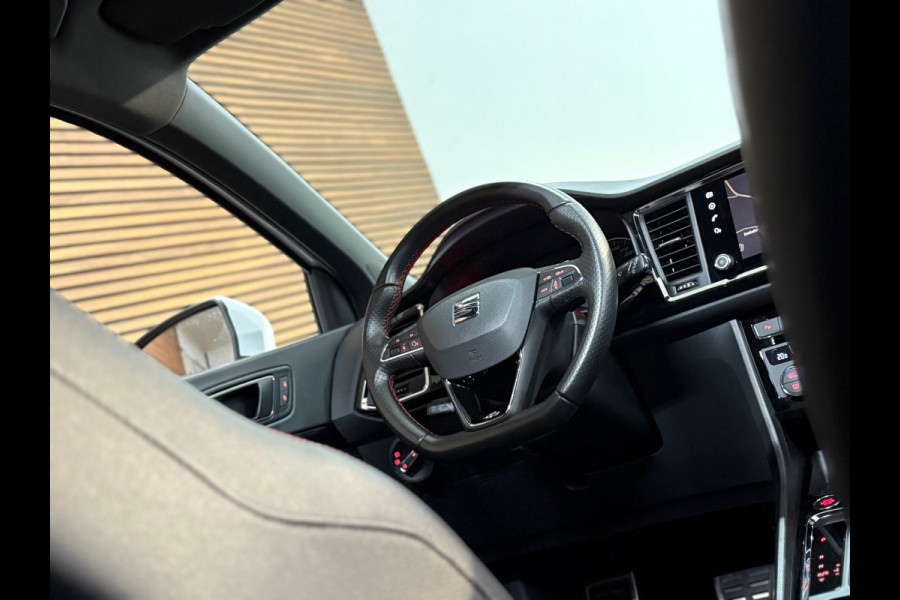 Seat Ateca 2.0 TSI FR 4DRIVE | Pano | Parkeerstuurassistent met Top View | Leder Pakket | Ambient | Exclusive Performance velgen |