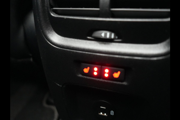 Ford Kuga 2.5 Vignale Plug In Hybrid 225pk Dealer O.H. PHEV | Trekhaak Afn. | Panodak | Head Up | 360 Camera | Bang & Olufsen | Lederen Sportstoelen Memory & Verwarmd | Keyless | Stuur Verwarmd | Blis | Virtual | Navigatie | DAB |