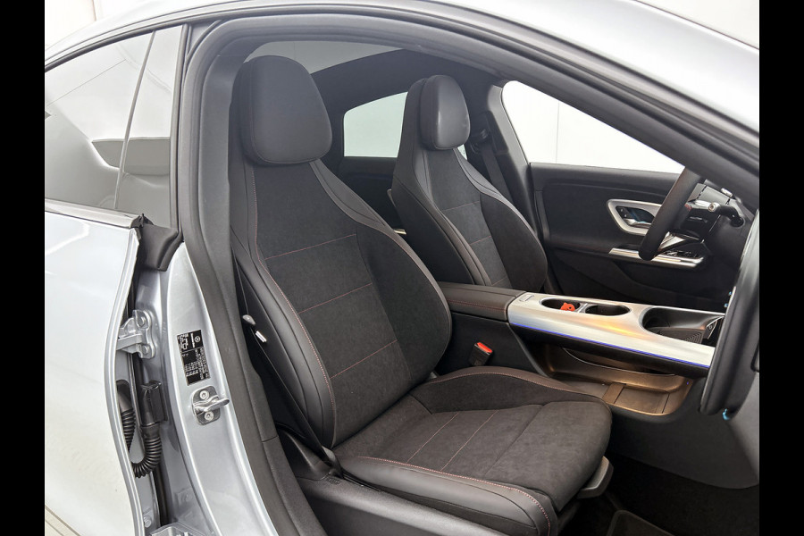 Mercedes-Benz CLA-Klasse 250+ Launch Edition 85 kWh | Warmtepomp | Memorypakket | Nightpakket | Smartphone integratie | Multibeam LED | Antidiefstal pakket URBAN GUARD | 19 inch AMG velgen | Sierdelen aluminium |