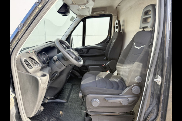 Iveco Daily 35S18 3.0 L2H2 Airco Adaptieve Cruise Control Camera Navigatie Lucht geveerde stoel .