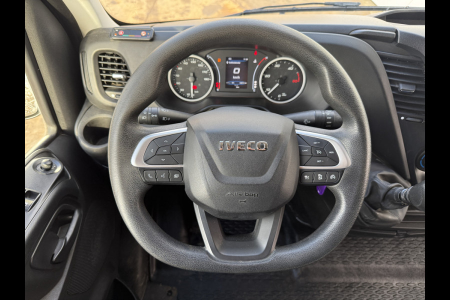 Iveco Daily 35S18 3.0 L2H2 Airco Adaptieve Cruise Control Camera Navigatie Lucht geveerde stoel .