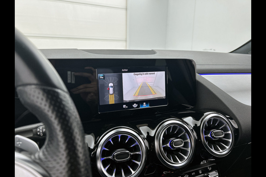 Mercedes-Benz B-Klasse 250 e Hybride Premium / Design-en AMG line / 1/2 Leder / Stoelverwarming / Pdc+Camera / Navigatie / Apk 01-2028