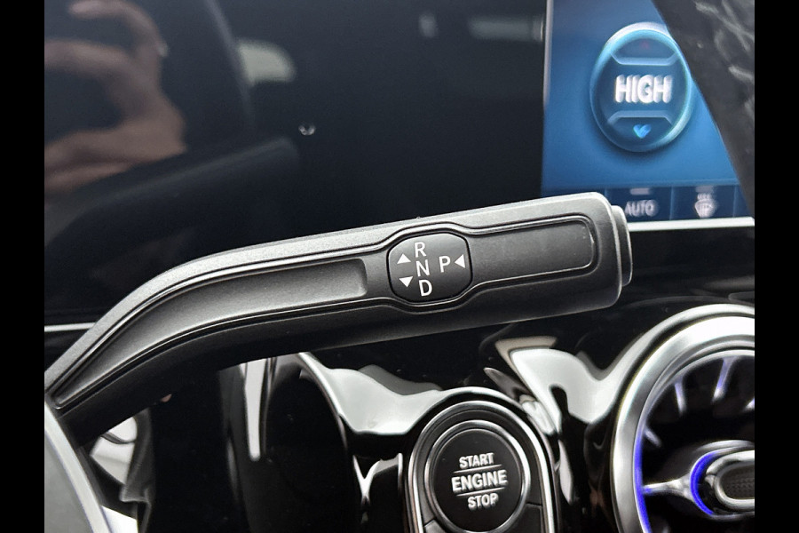 Mercedes-Benz B-Klasse 250 e Hybride Premium / Design-en AMG line / 1/2 Leder / Stoelverwarming / Pdc+Camera / Navigatie / Apk 01-2028