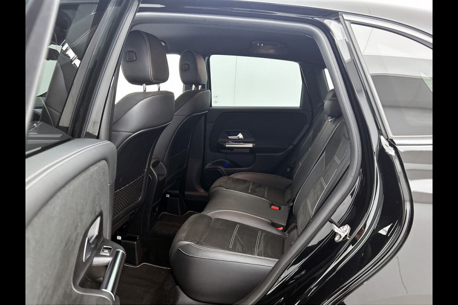Mercedes-Benz B-Klasse 250 e Hybride Premium / Design-en AMG line / 1/2 Leder / Stoelverwarming / Pdc+Camera / Navigatie / Apk 01-2028