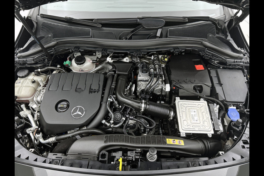 Mercedes-Benz B-Klasse 250 e Hybride Premium / Design-en AMG line / 1/2 Leder / Stoelverwarming / Pdc+Camera / Navigatie / Apk 01-2028