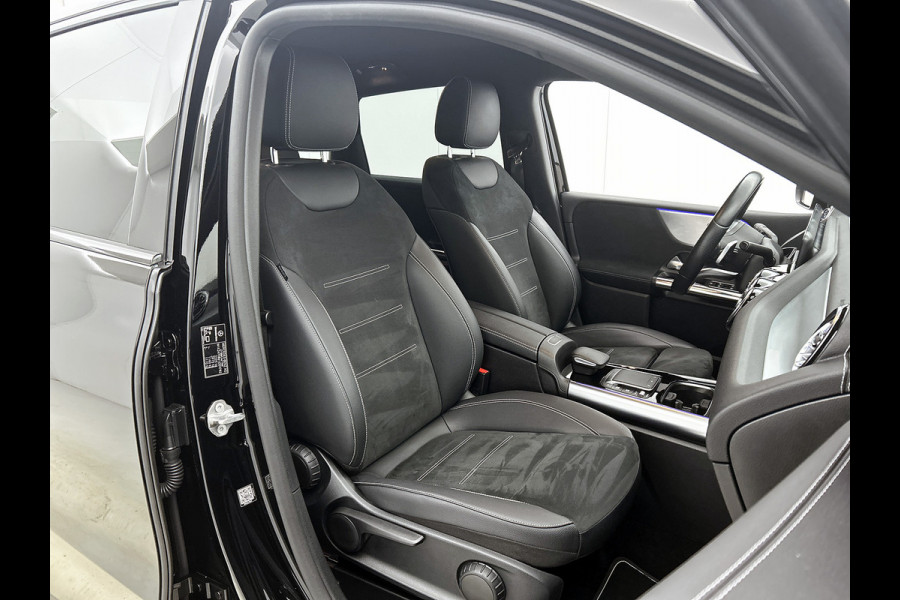 Mercedes-Benz B-Klasse 250 e Hybride Premium / Design-en AMG line / 1/2 Leder / Stoelverwarming / Pdc+Camera / Navigatie / Apk 01-2028