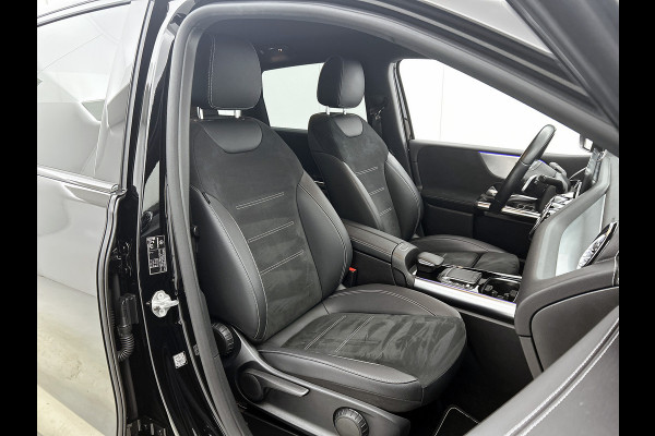 Mercedes-Benz B-Klasse 250 e Hybride Premium / Design-en AMG line / 1/2 Leder / Stoelverwarming / Pdc+Camera / Navigatie / Apk 01-2028