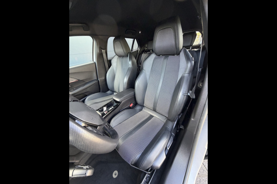 Peugeot 2008 130pk GT (Camera - Keyless Entry - LED - Navigatie - Automatische Airco - Apple Carplay - i cockpit)