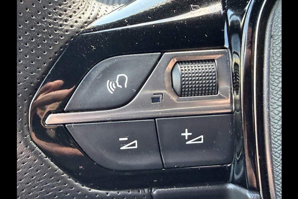 Peugeot 2008 130pk GT (Camera - Keyless Entry - LED - Navigatie - Automatische Airco - Apple Carplay - i cockpit)