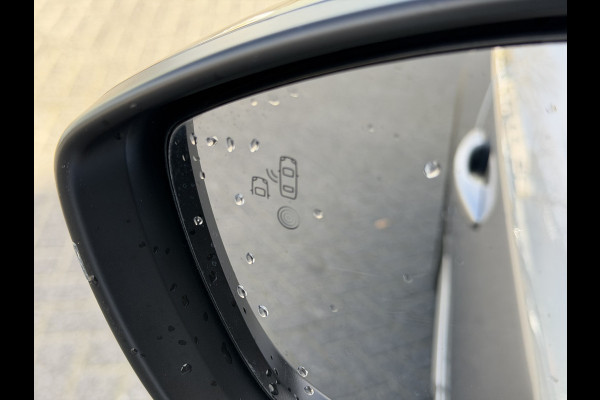 Peugeot 2008 130pk GT (Camera - Keyless Entry - LED - Navigatie - Automatische Airco - Apple Carplay - i cockpit)